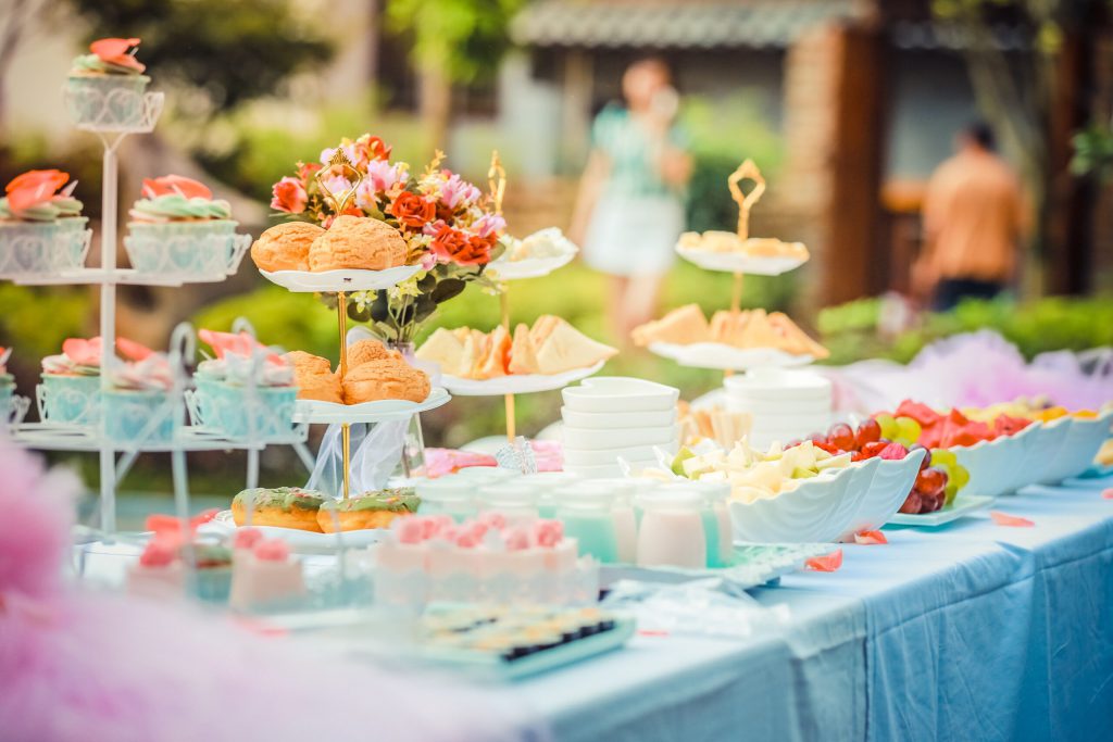 kids party food table